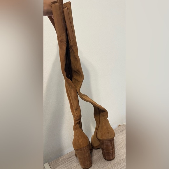 Kelsi Dagger Brooklyn Logan Fawn Thigh High Suede Boots Stacked Heel Chic Size 7 - Picture 3 of 11